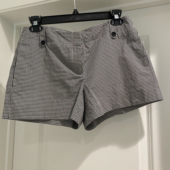 Theory Shorts Small Black and White Gingham pattern. Size 2 - Picture 2 of 7